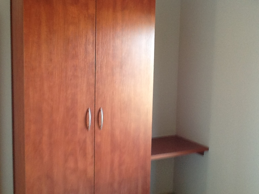 To Let 3 Bedroom Property for Rent in Buh Rein Estate Western Cape